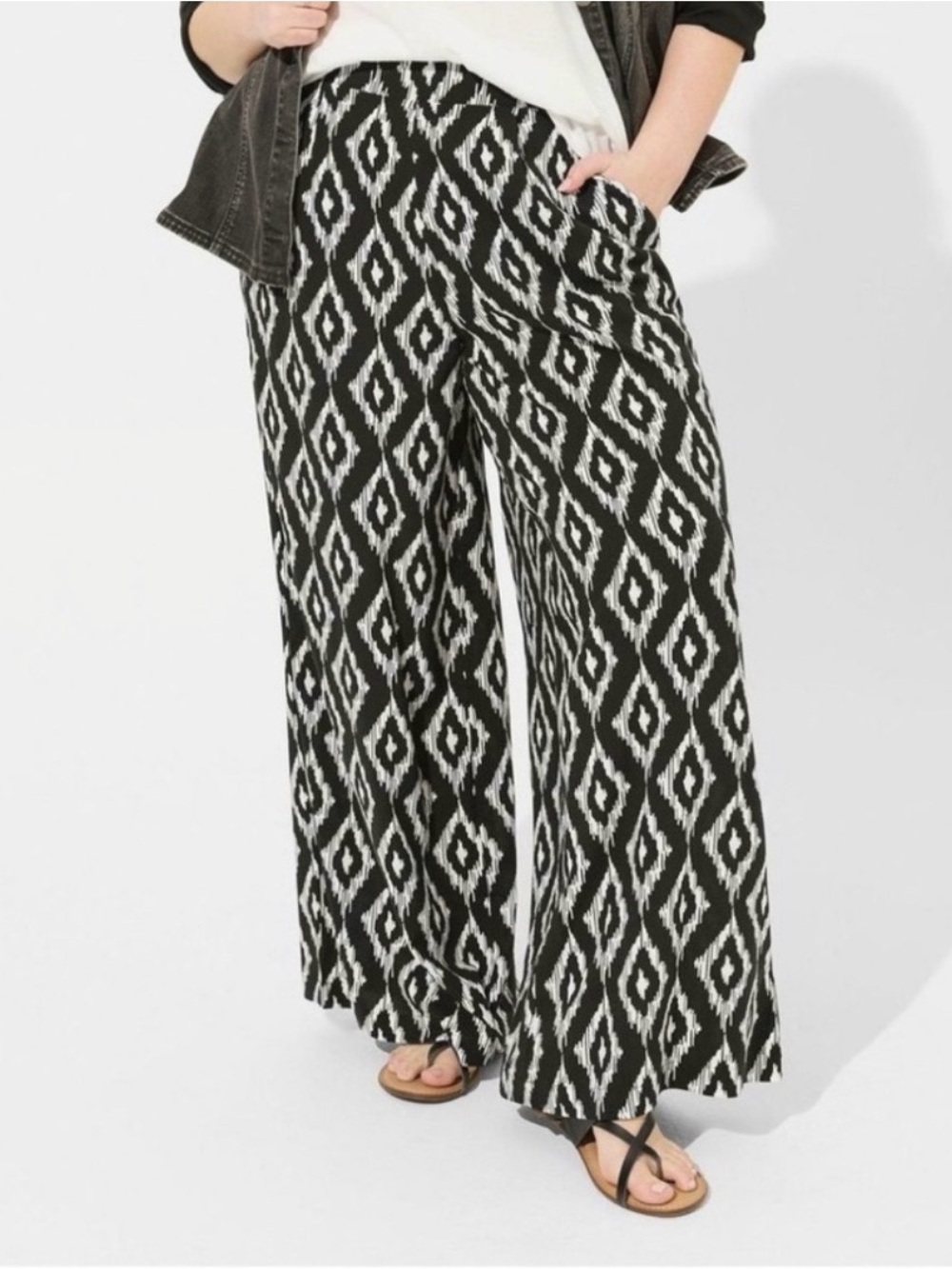 torrid Black & White Geometric Wide-Leg Pants
